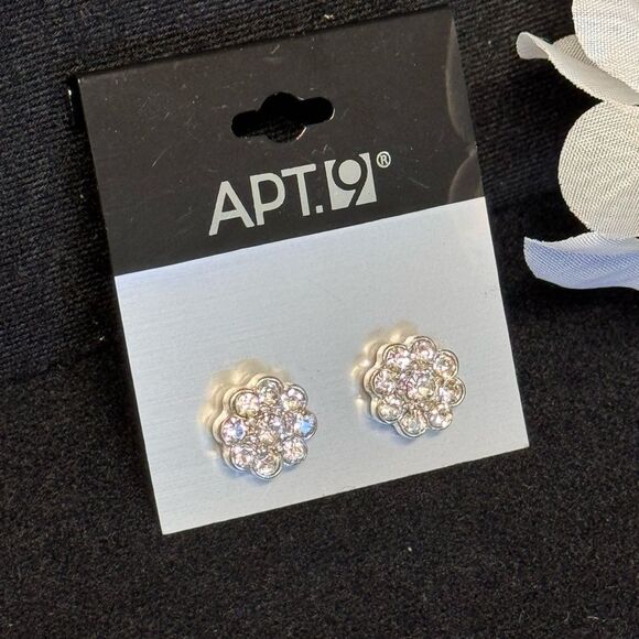 Apt. 9 Silver Crystal Flower Stud Earrings 1/2 inch - Picture 5 of 6